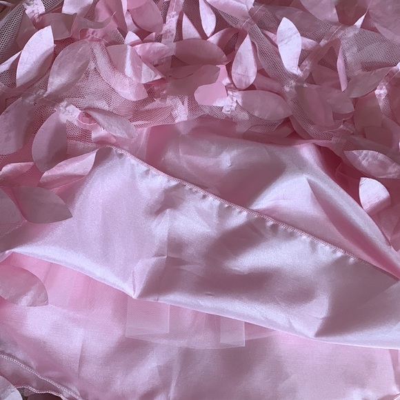 Adorable Petal Dress - Picture 4 of 4